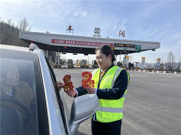 太佳东公司丰润收费站开展安全大巡检 全力护航司乘平安返程